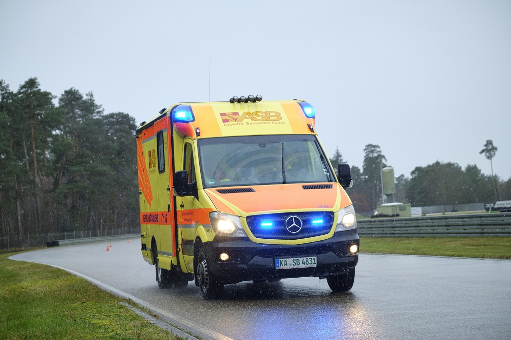 Sicher ans Ziel: Fahrsicherheitstraining für Einsatzkräfte